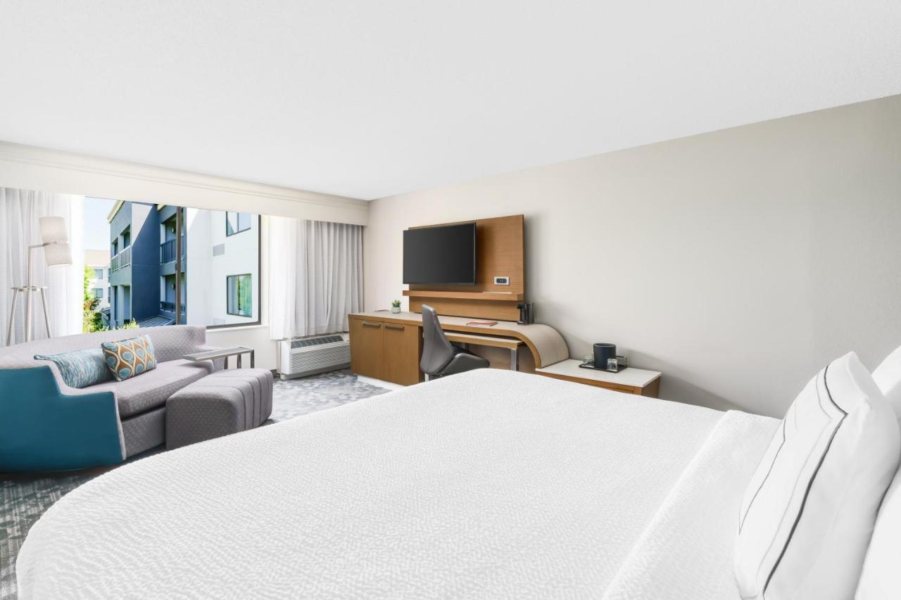 คอร์ตยาร์ด ดัลลัส ลูอิสวิลล์ Hotel ภายนอก รูปภาพ