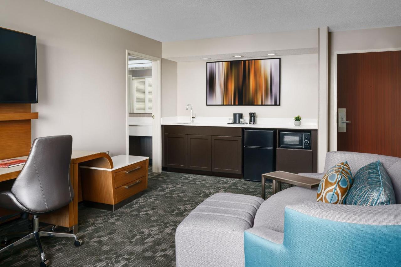 คอร์ตยาร์ด ดัลลัส ลูอิสวิลล์ Hotel ภายนอก รูปภาพ